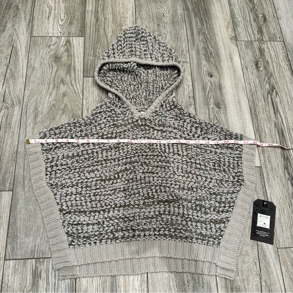 Toddler Ripzone Poncho, 2T in Light/Charcoal Grey - Picture 10 of 11